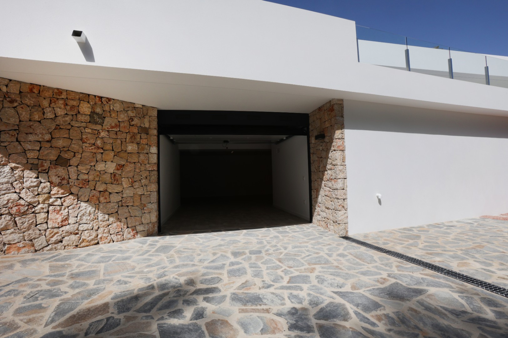 Modern one-storey villa near the sea in Benissa Costa