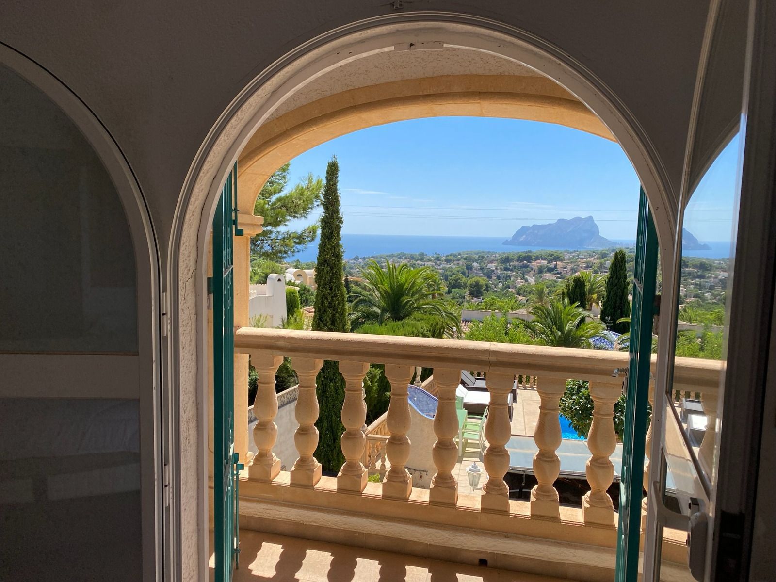 Fantastische villa met panoramisch uitzicht op zee in Moraira