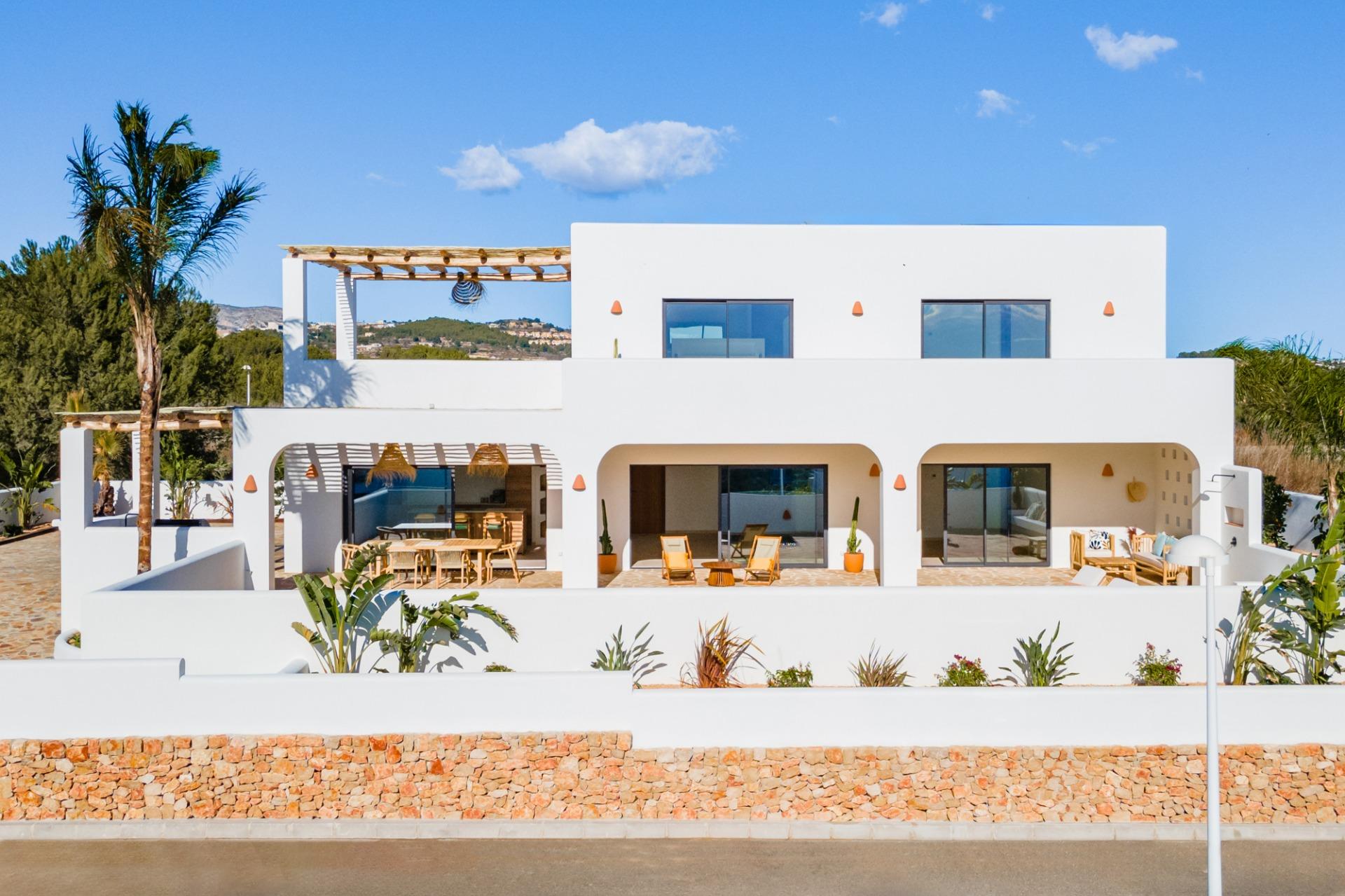 Villa moderne de style Ibiza à Moraira avec vue sur la mer à vendre