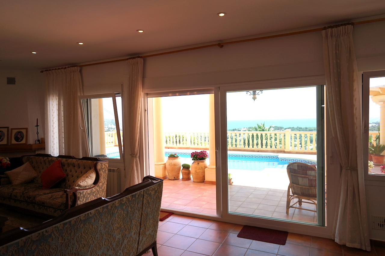 Klassieke stijl villa met panoramisch uitzicht op zee in Moraira