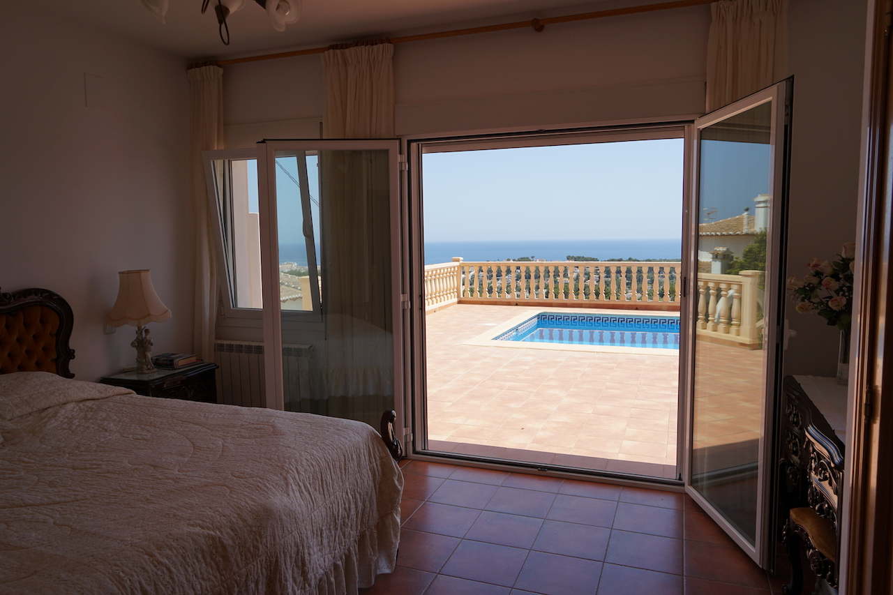 Klassieke stijl villa met panoramisch uitzicht op zee in Moraira