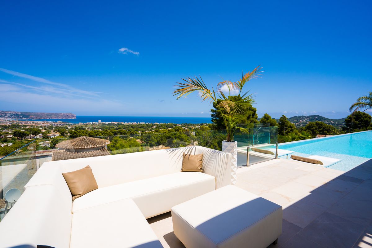 Luxe villa met uitzonderlijk uitzicht op zee in Adsubia Xabia